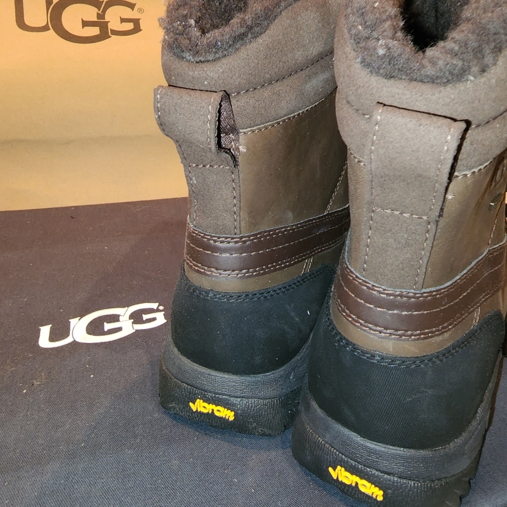 Waterproof boot - Picture 4 of 9